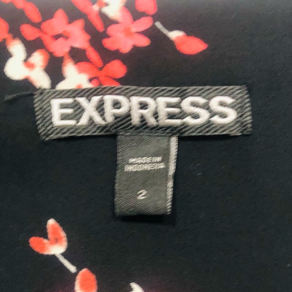 Express Floral Ruffle Romper - Picture 13 of 14